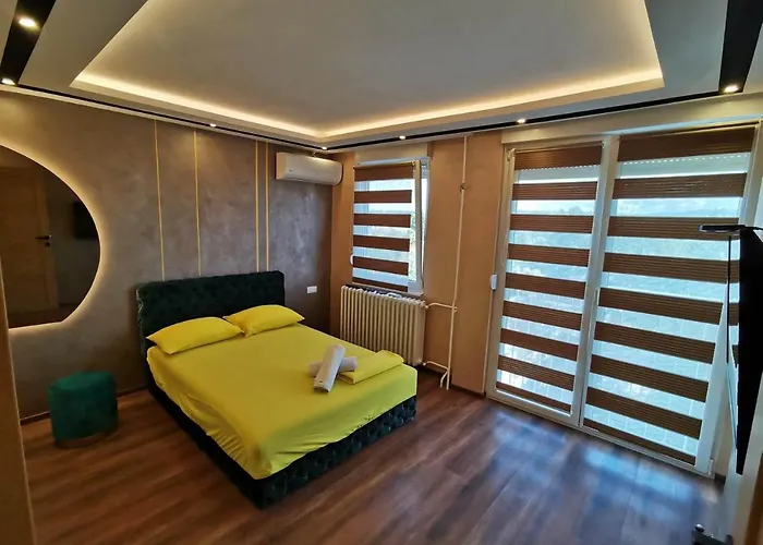 Princ Lux Jaccuzi And Sauna With Free Parking نوفي ساد