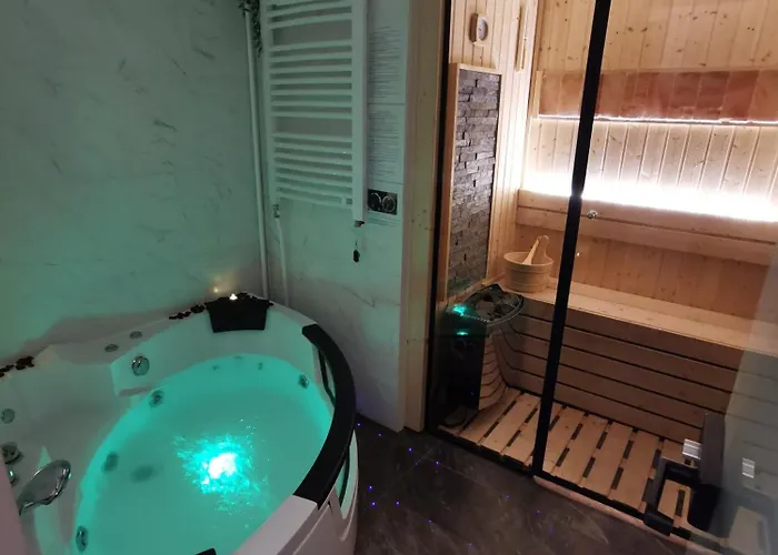 Princ Lux Jaccuzi And Sauna With Free Parking شقة